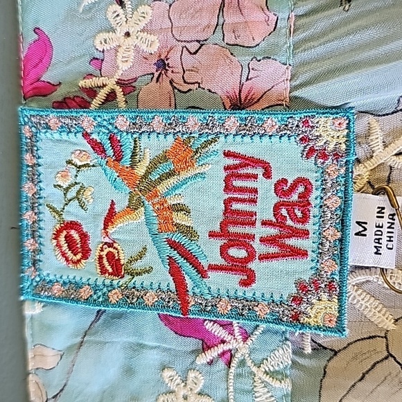 JOHNNY WAS, Women top, NWT. Size medium. Multiple colors. Loose fit. Fabulous - Picture 2 of 16